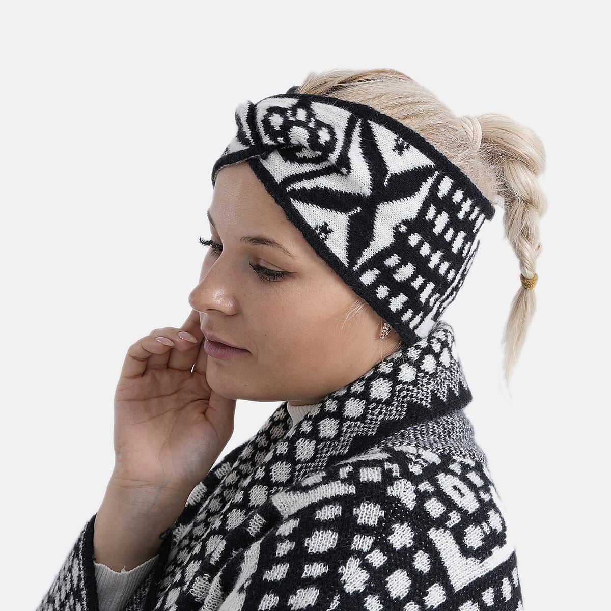 TAMSY White Abstract Double Knit Jacquard Knot Headband - One Size Fits Most image number 3