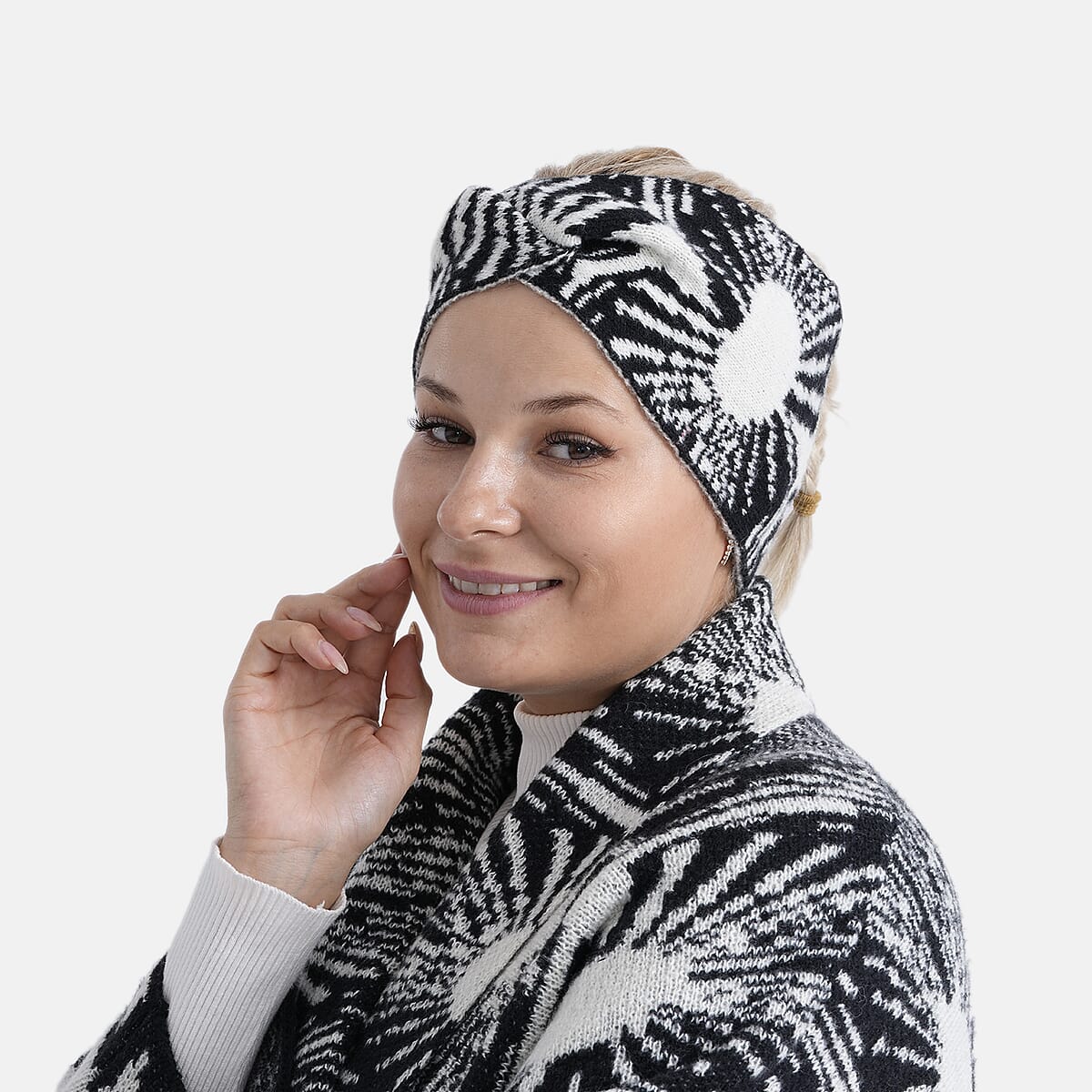 TAMSY Black & White Tile Jacquard Knot Headband image number 3