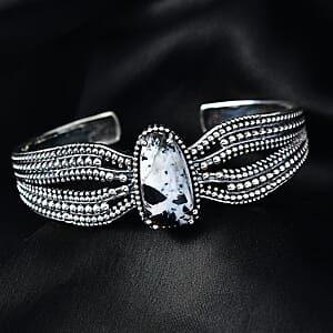 D'Joy Artisan Crafted White Buffalo 14.20 ctw Cuff Bracelet in Sterling Silver (7.25 In)