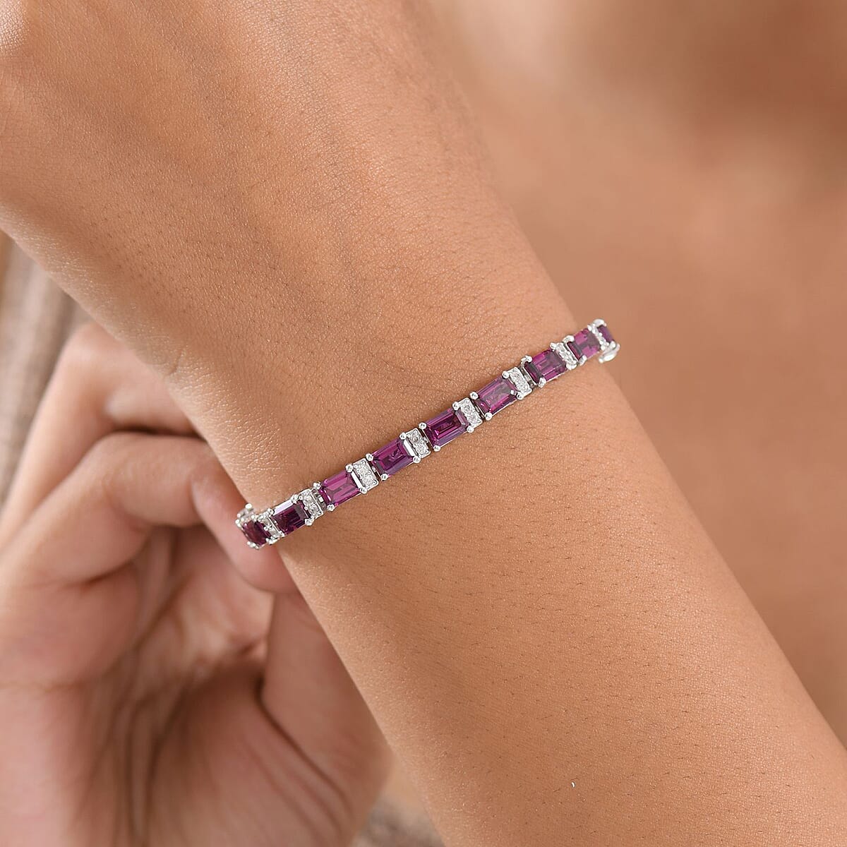 D'Joy AAA Radiant Ember Garnet, White Zircon Bracelet in Rhodium Over Sterling Silver (7.25 In) 16.90 ctw image number 2