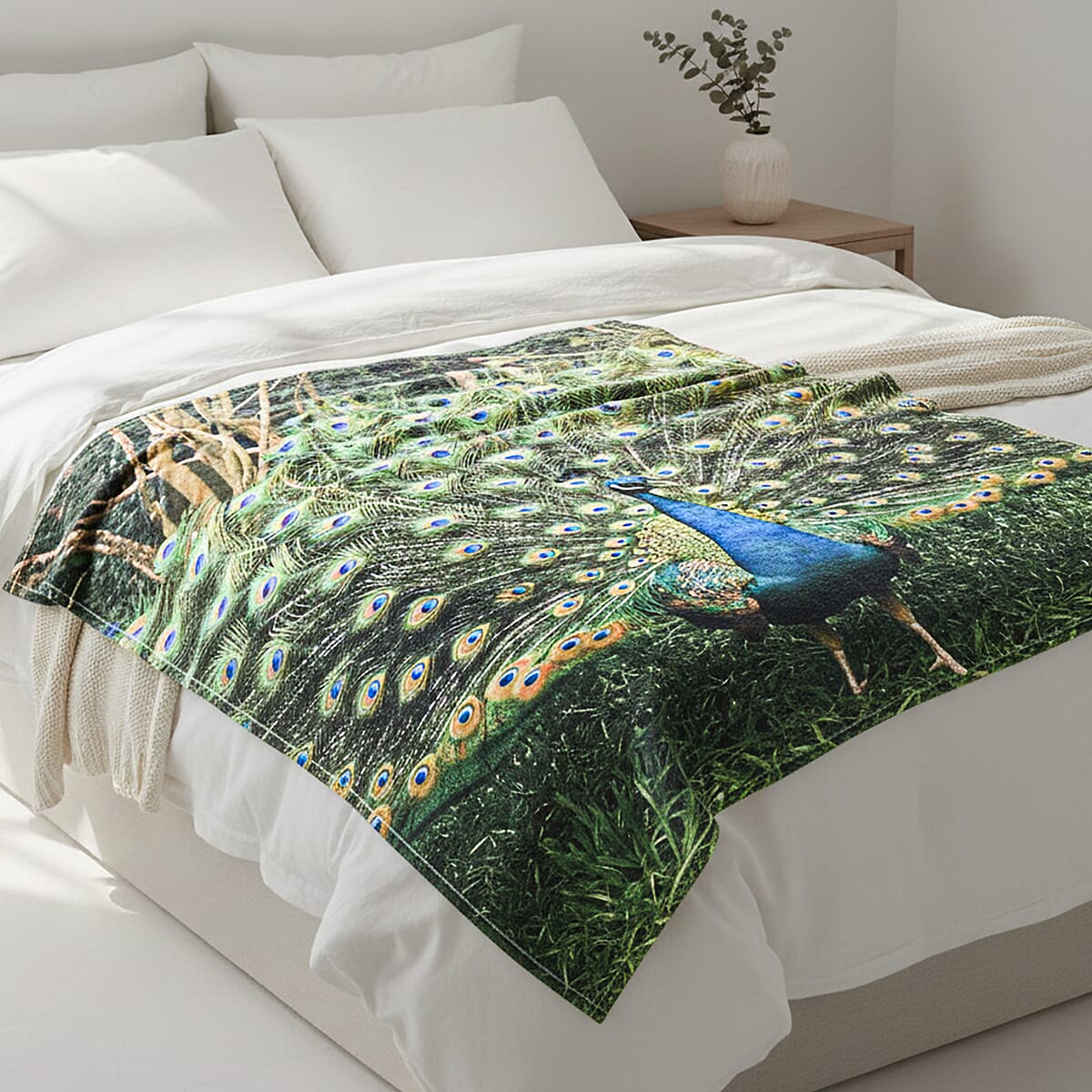 Livmore Green Peacock Pattern Digital Printed Flannel Blanket image number 0