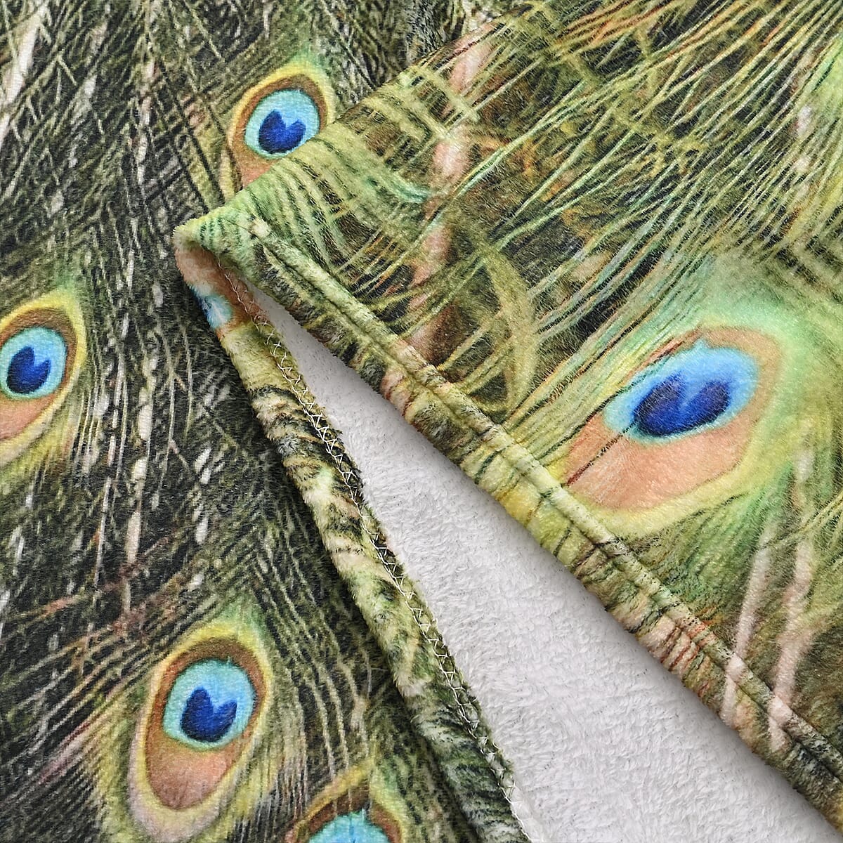 Livmore Green Peacock Pattern Digital Printed Flannel Blanket image number 4