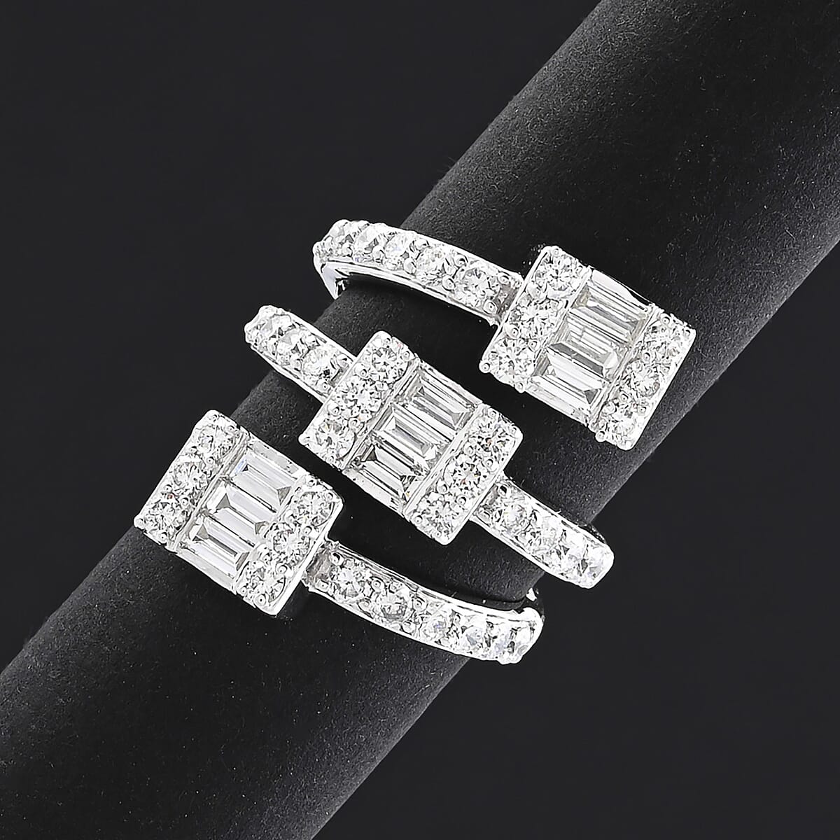 Doorbuster Luxuriant Lab Grown Diamond G SI1 2.60 ctw Ring in Sterling Silver (Size 10.0) image number 1