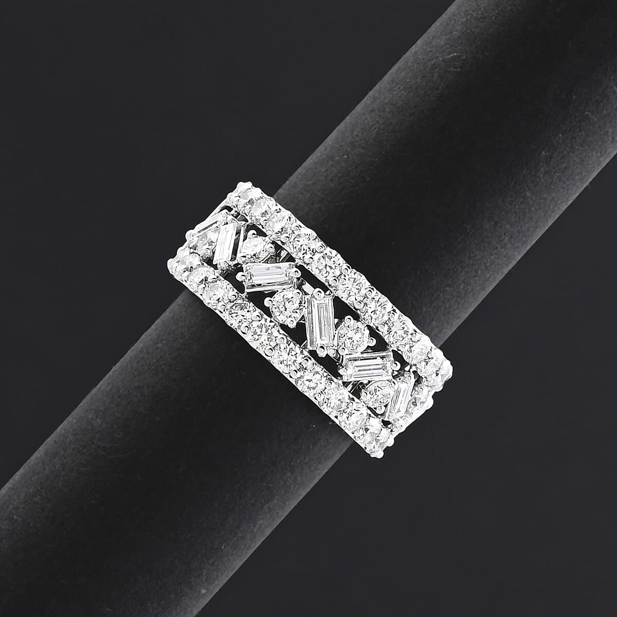 Doorbuster Luxuriant Lab Grown Diamond G SI1 2.05 ctw Ring in Sterling Silver (Size 6.0) image number 1