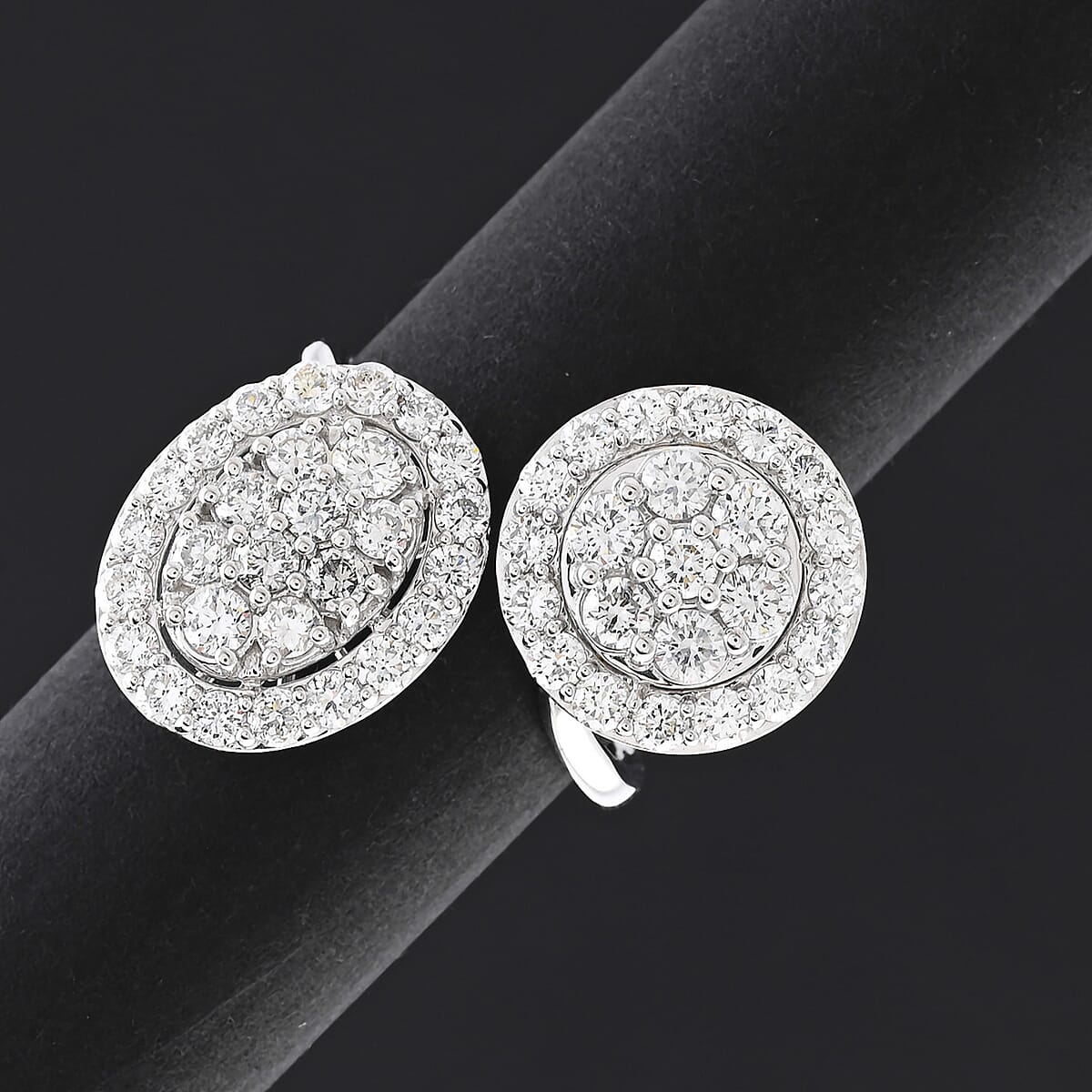  Luxuriant Lab Grown Diamond G SI1 2.10 ctw Ring in Sterling Silver (Size 8.0) image number 1