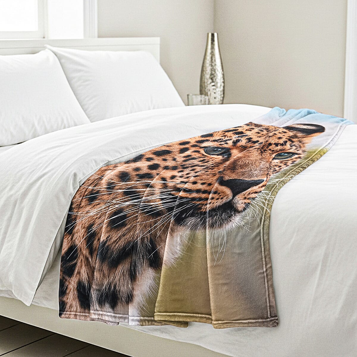 Livmore Yellow Leopard Pattern Digital Printed Flannel Blanket image number 1