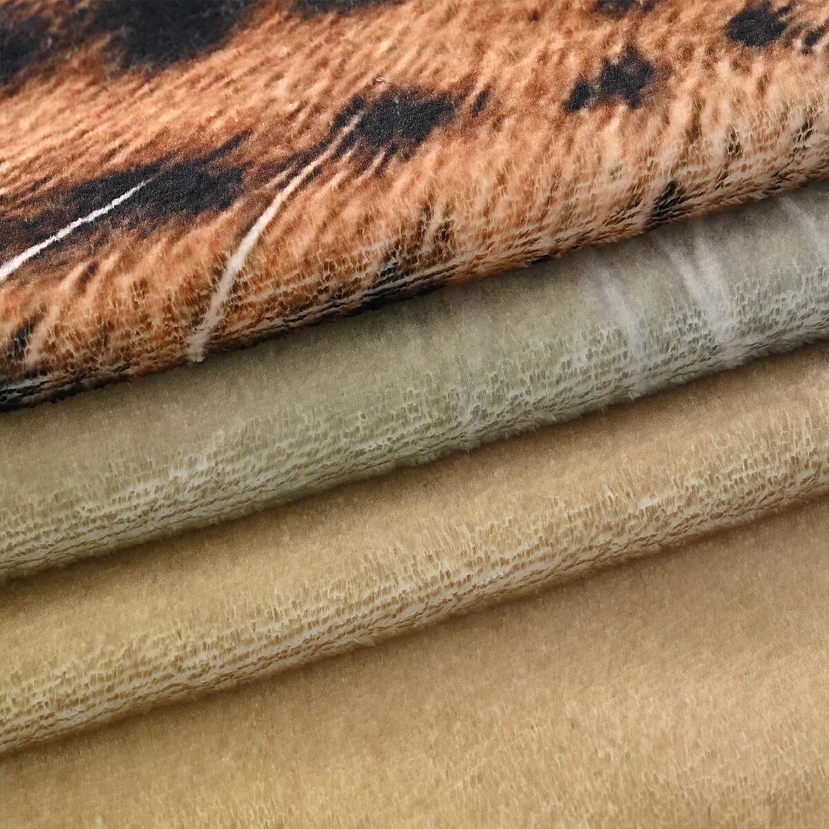 Livmore Yellow Leopard Pattern Digital Printed Flannel Blanket image number 3