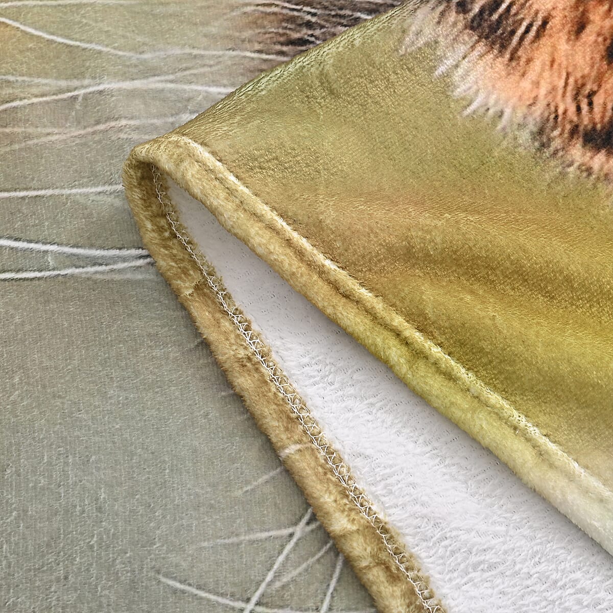 Livmore Yellow Leopard Pattern Digital Printed Flannel Blanket image number 4