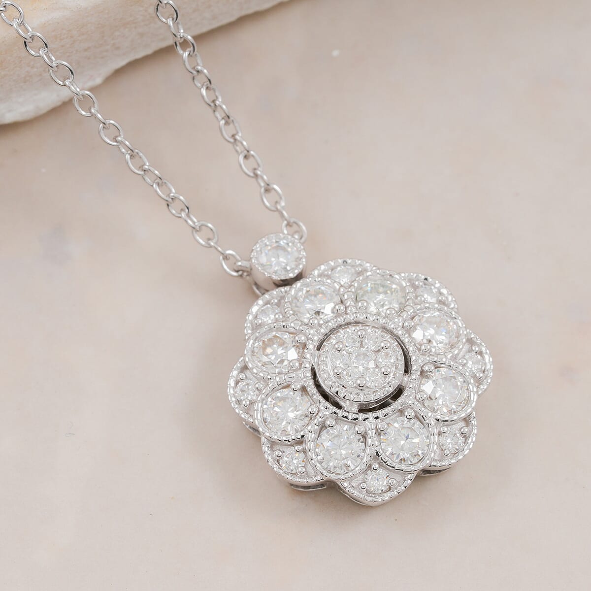 Clarte Petunia Collection Moissanite 0.85 ctw Necklace in Sterling Silver 18 Inches image number 1