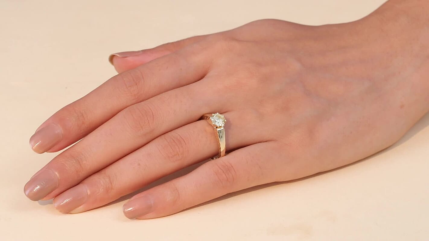 10K Yellow Gold Luxuriant Lab Grown Yellow Diamond (IR) (VS) Solitaire Ring (Size 10.0) 1.00 ctw