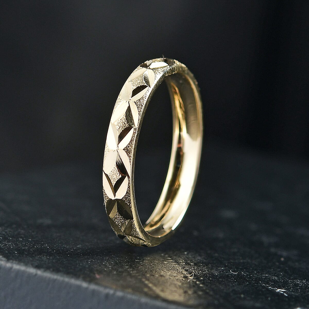 Textured Leaf Band Ring in 10K Yellow Gold (Size 6.0) 2.06 Grams image number 1
