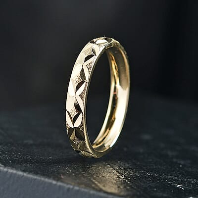 Textured Leaf Band Ring in 10K Yellow Gold (Size 7.0) 2.06 Grams