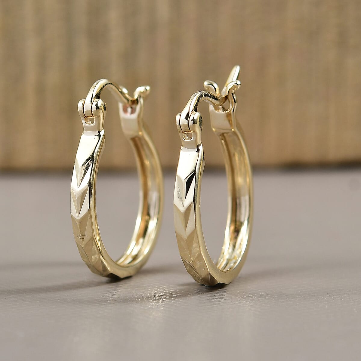 Luxoro Hoop Earrings in 10K Yellow Gold 2.10 Grams image number 1