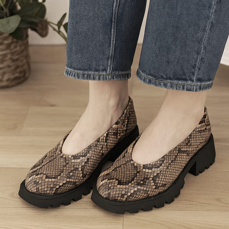 KATY PERRY Brown Snake The Darling Slip-on Loafer - Size 6.5