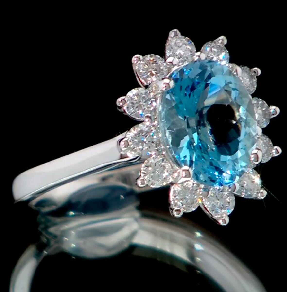 Certified & Appraised AAA Santa Maria Aquamarine and G-H SI Luxuriant Lab Grown Diamond 2.18 ctw Ring in 10K White Gold (Size 6.0) (Del. in 12-15 Days) image number 2