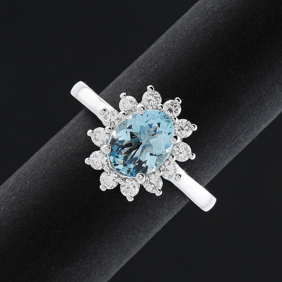 Certified & Appraised AAA Santa Maria Aquamarine and G-H SI Luxuriant Lab Grown Diamond 2.18 ctw Ring in 10K White Gold (Size 6.5) image number 1