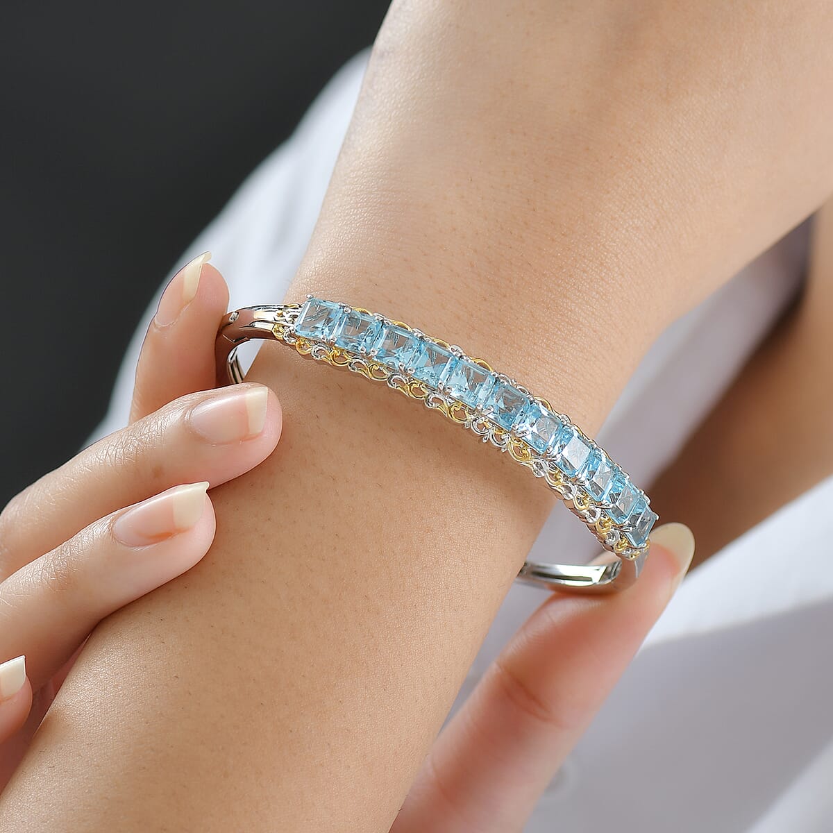 EverTrue Sky Blue Topaz 15.90 ctw Bangle Bracelet in 18K YG Plated and Platinum Bond (7.25 In) image number 2