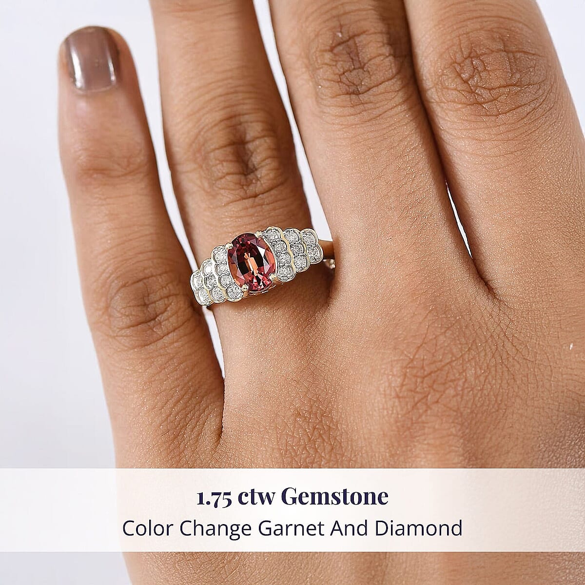 Certified & Appraised Luxoro 10K Yellow Gold AAA Madagascar Color Change Garnet, Diamond (I2) (0.23 cts) Ring (Size 5.0) 1.75 ctw image number 1