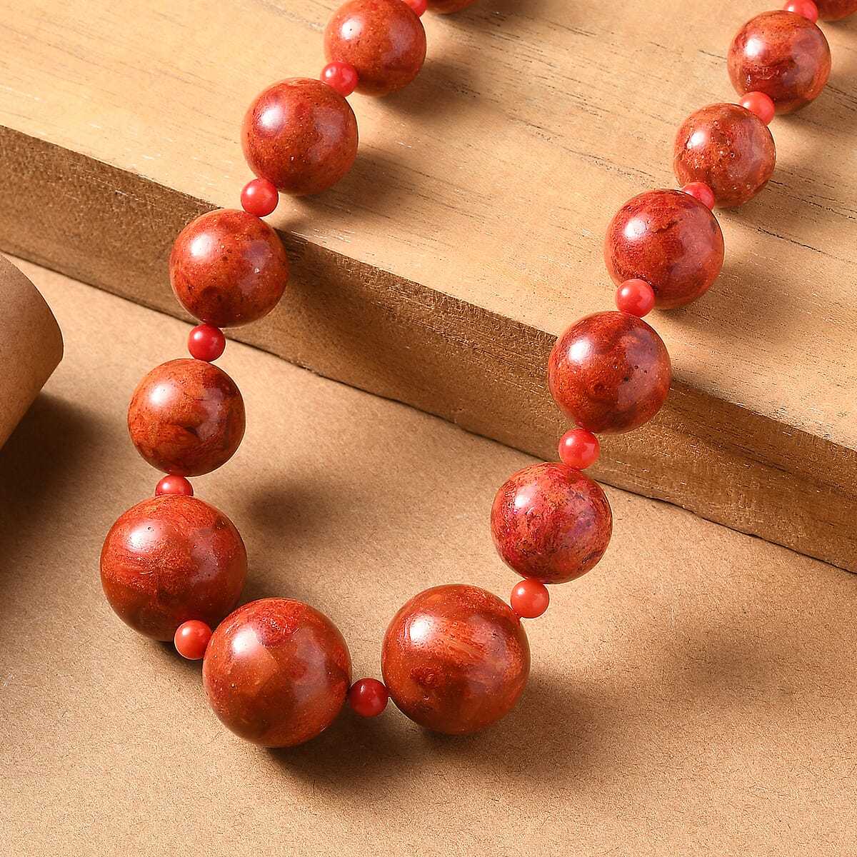 Sponge Coral Beaded Necklace in Platinum Bond 20 Inches image number 1