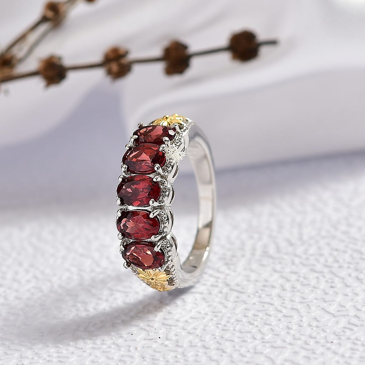 EverTrue Mozambique Garnet 2.75 ctw 5 Stone Ring in 18K YG Plated and Platinum Bond (Size 10.0) image number 1