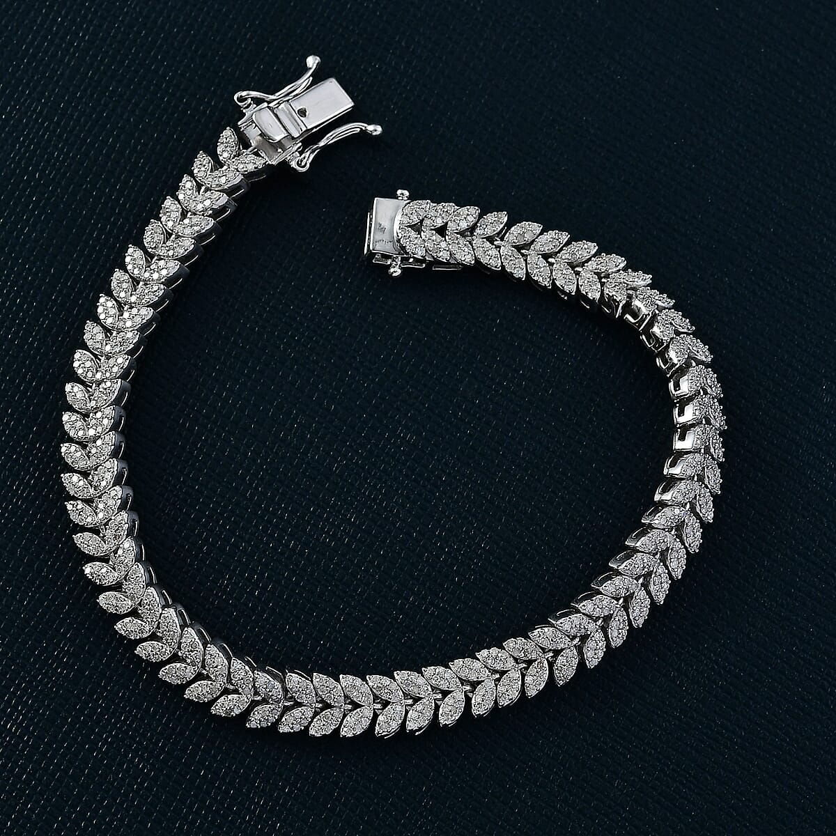 D'Joy Diamond 2.50 ctw Frozen Leaf Bracelet in Rhodium Over Sterling Silver (7.25 In) image number 1