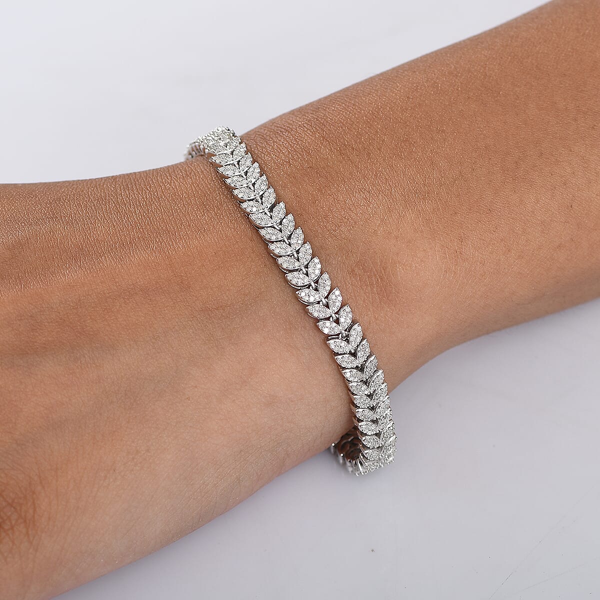 D'Joy Diamond 2.50 ctw Frozen Leaf Bracelet in Rhodium Over Sterling Silver (7.25 In) image number 2