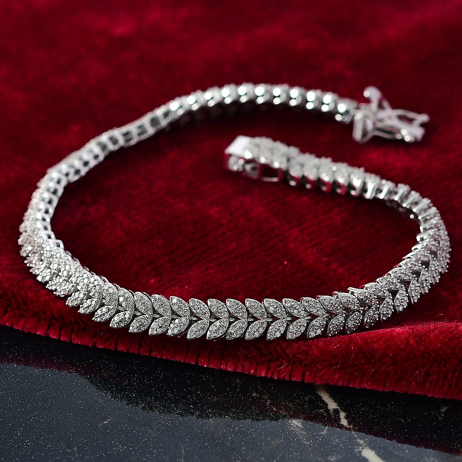D'Joy Diamond 2.50 ctw Frozen Leaf Bracelet in Rhodium Over Sterling Silver (8.00 In)