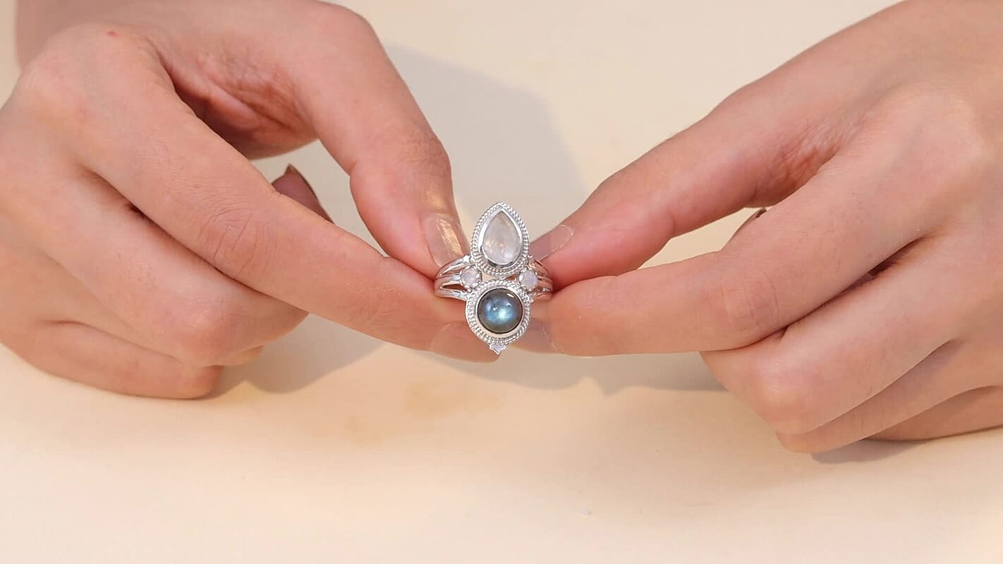 EverTrue AAA Malagasy Labradorite, Rainbow Moonstone Ring in Platinum Bond (Size 10.0) 4.40 ctw