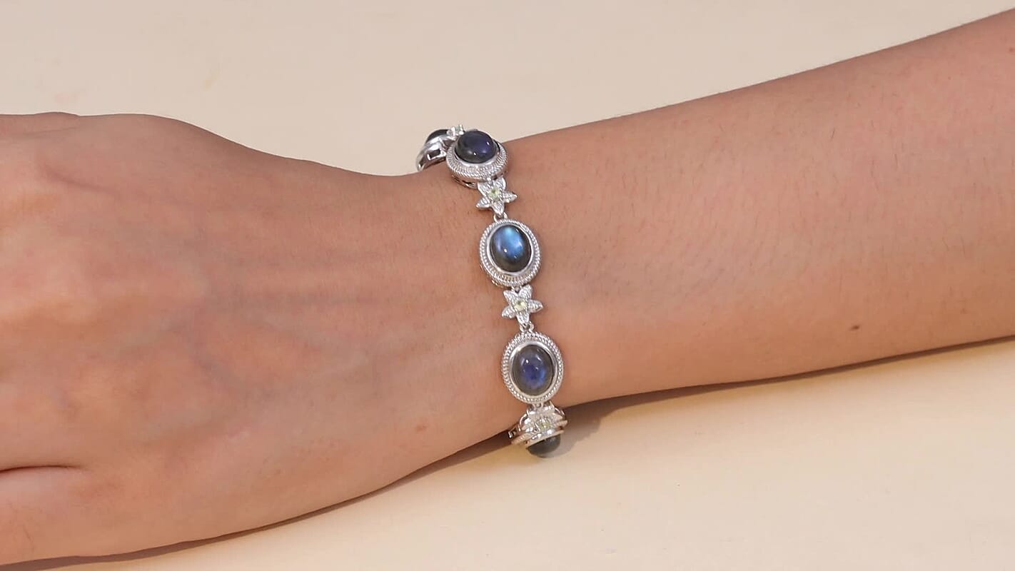 EverTrue Malagasy Labradorite and Peridot 36.90 ctw Bloomline Bracelet in Platinum Bond (7.25 In)
