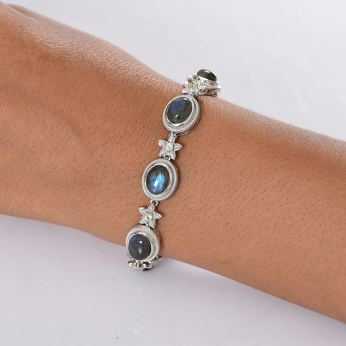 EverTrue Malagasy Labradorite and Peridot 36.90 ctw Bracelet in Platinum Bond (7.25 In) image number 2