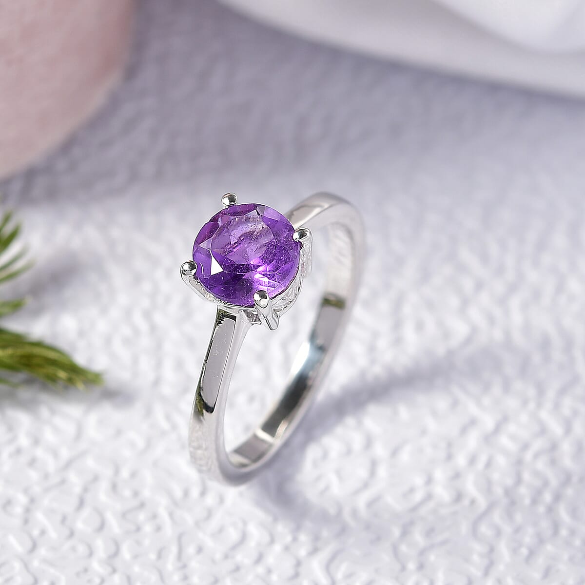 D'Joy Mozambique Garnet Solitaire Ring in Rhodium Over Sterling Silver (Size 5) 1.50 ctw image number 1