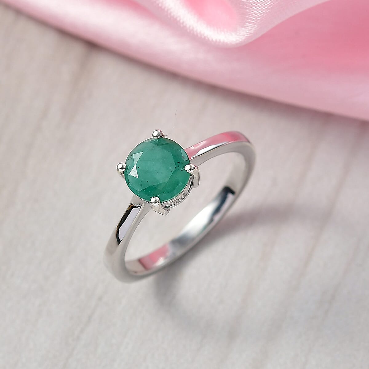 D'Joy Socoto Emerald Solitaire Ring in Rhodium Over Sterling Silver (Size 5.0) 1.15 ctw image number 1