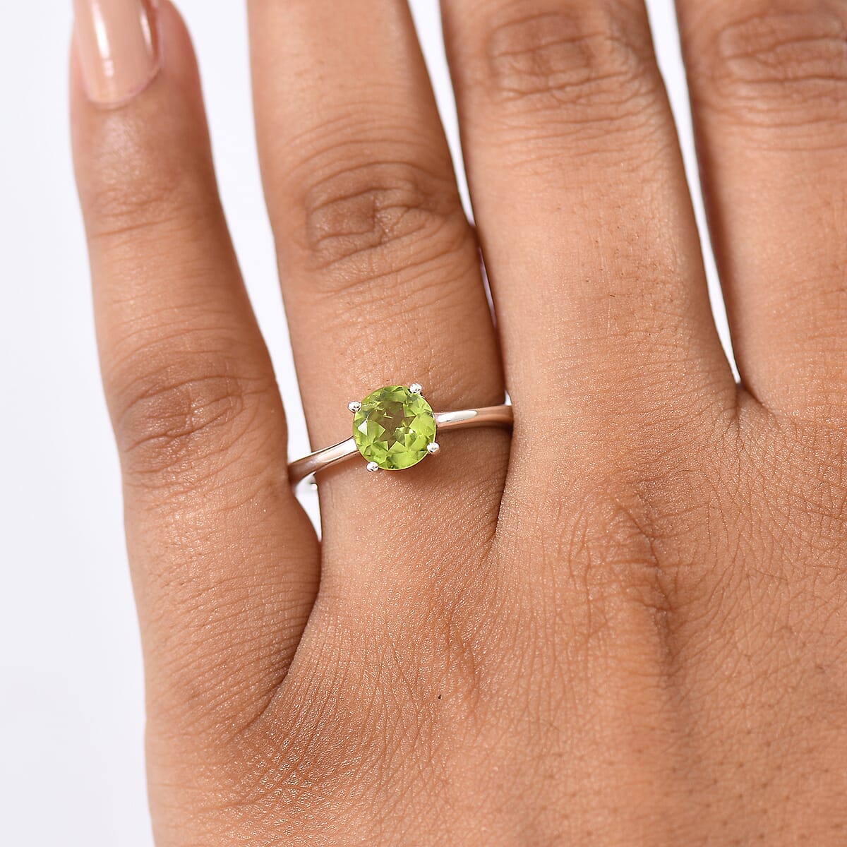 D'Joy Peridot 1.30 ctw Solitaire Ring in Rhodium Over Sterling Silver (Size 5.0) image number 2