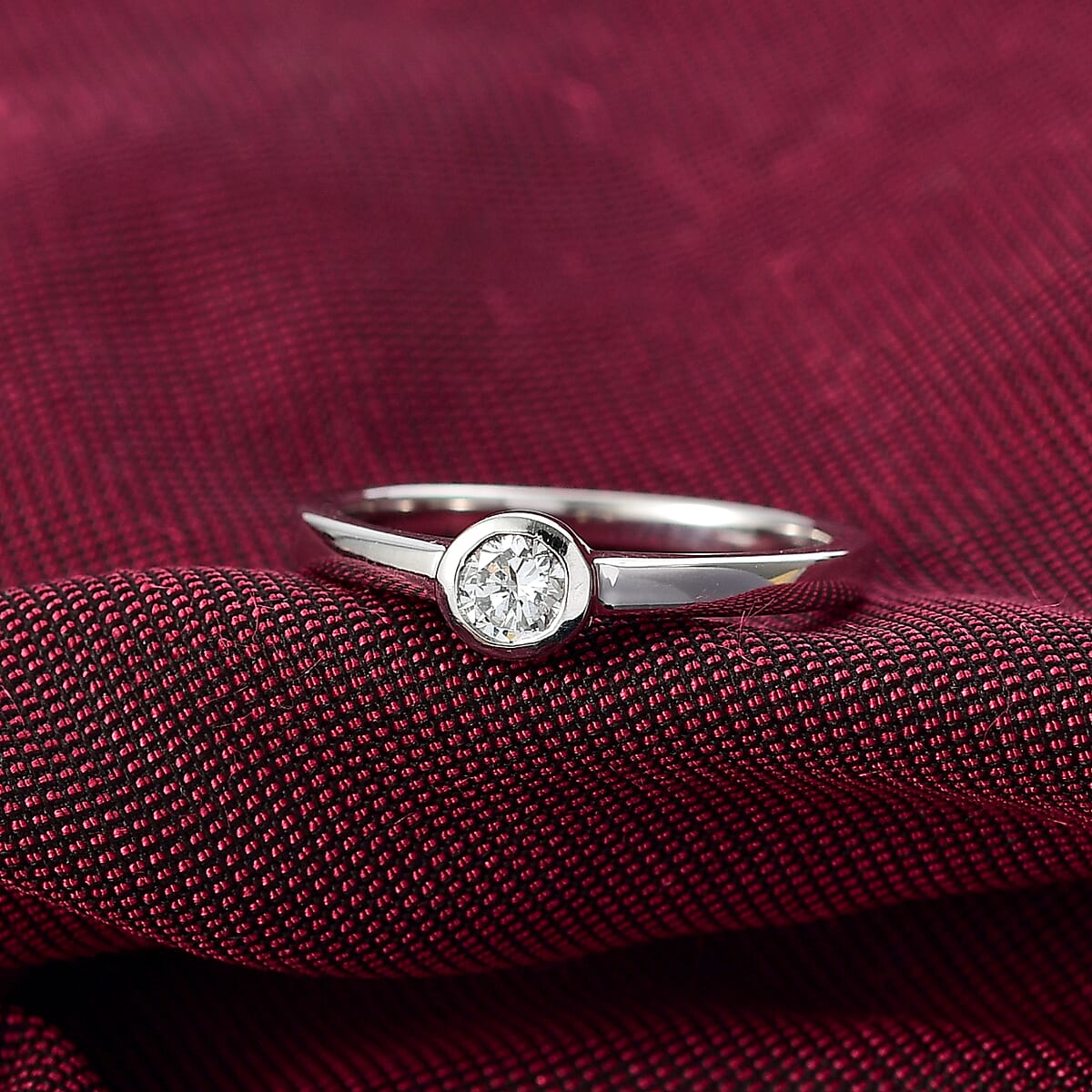 Luxuriant Lab Grown Diamond G-H SI 0.25 ctw Solitaire Ring in Rhodium Over Sterling Silver (Size 10.0) image number 1