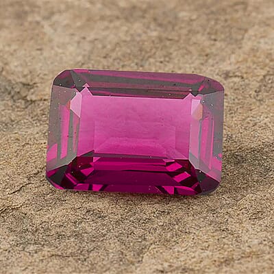 AAAA Radiant Ember Garnet (Oct 7x5 mm) 0.80 ctw