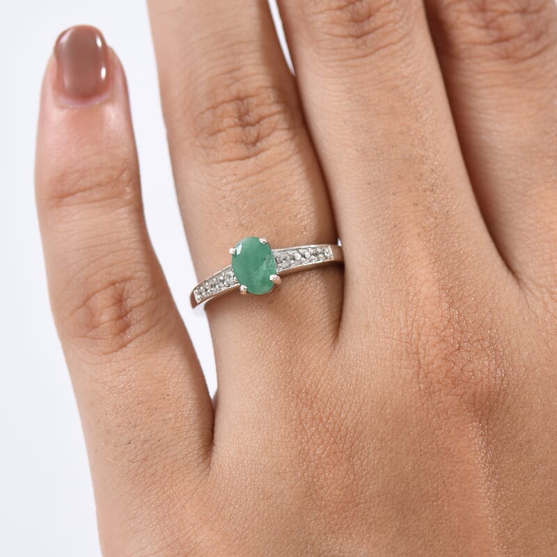D'Joy Socoto Emerald and White Zircon 1.00 ctw Ring in Rhodium Over Sterling Silver (Size 7.0)