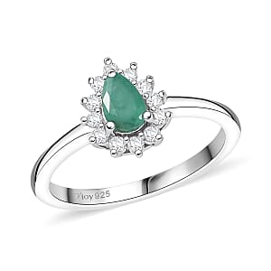 D'Joy Socoto Emerald and White Zircon 0.60 ctw Ring in Rhodium Over Sterling Silver (Size 5.0)