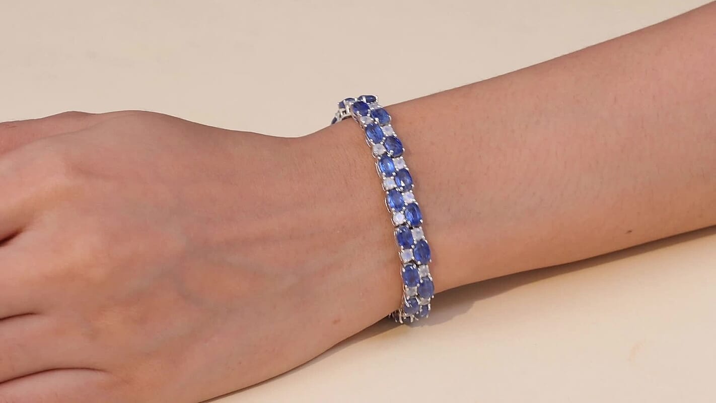D'Joy Premium Kashmir Kyanite and Rainbow Moonstone 29.25 ctw Bracelet in Rhodium Over Sterling Silve (7.25 In)
