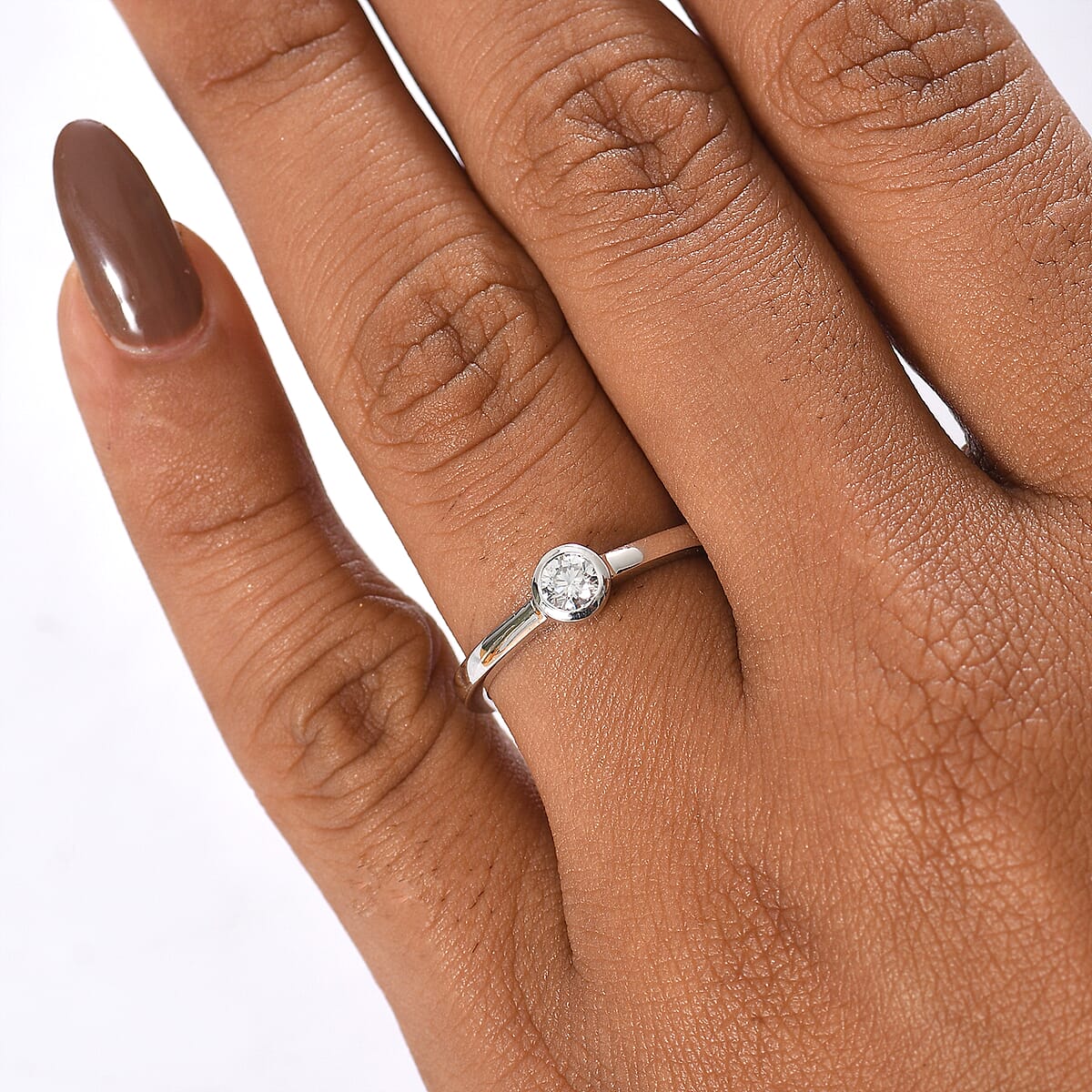 D'Joy Moissanite 0.24 ctw Solitaire Ring in Rhodium Over Sterling Silver (Size 10.0)  image number 2