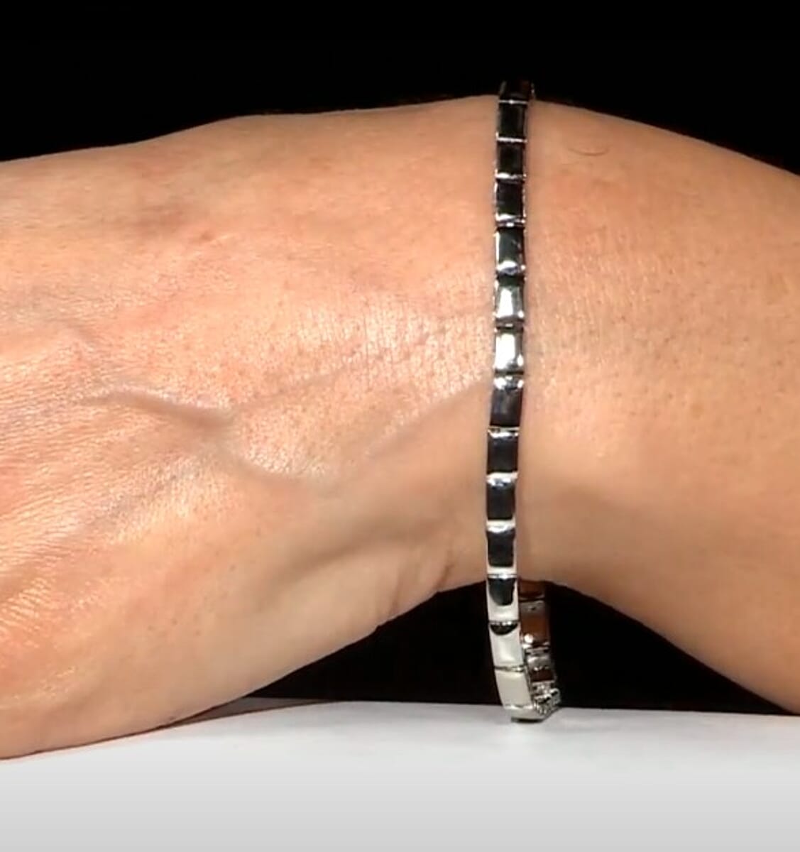 Bar Link Bracelet in 950 Palladium and 10K White Gold (7.25 In) 4.85 Grams image number 3