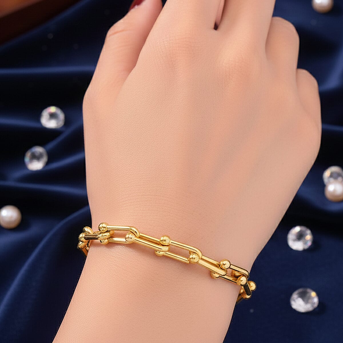 Moderna Cavallo Chain Bracelet in ION Plated YG Stainless Steel (7.00 In) image number 2