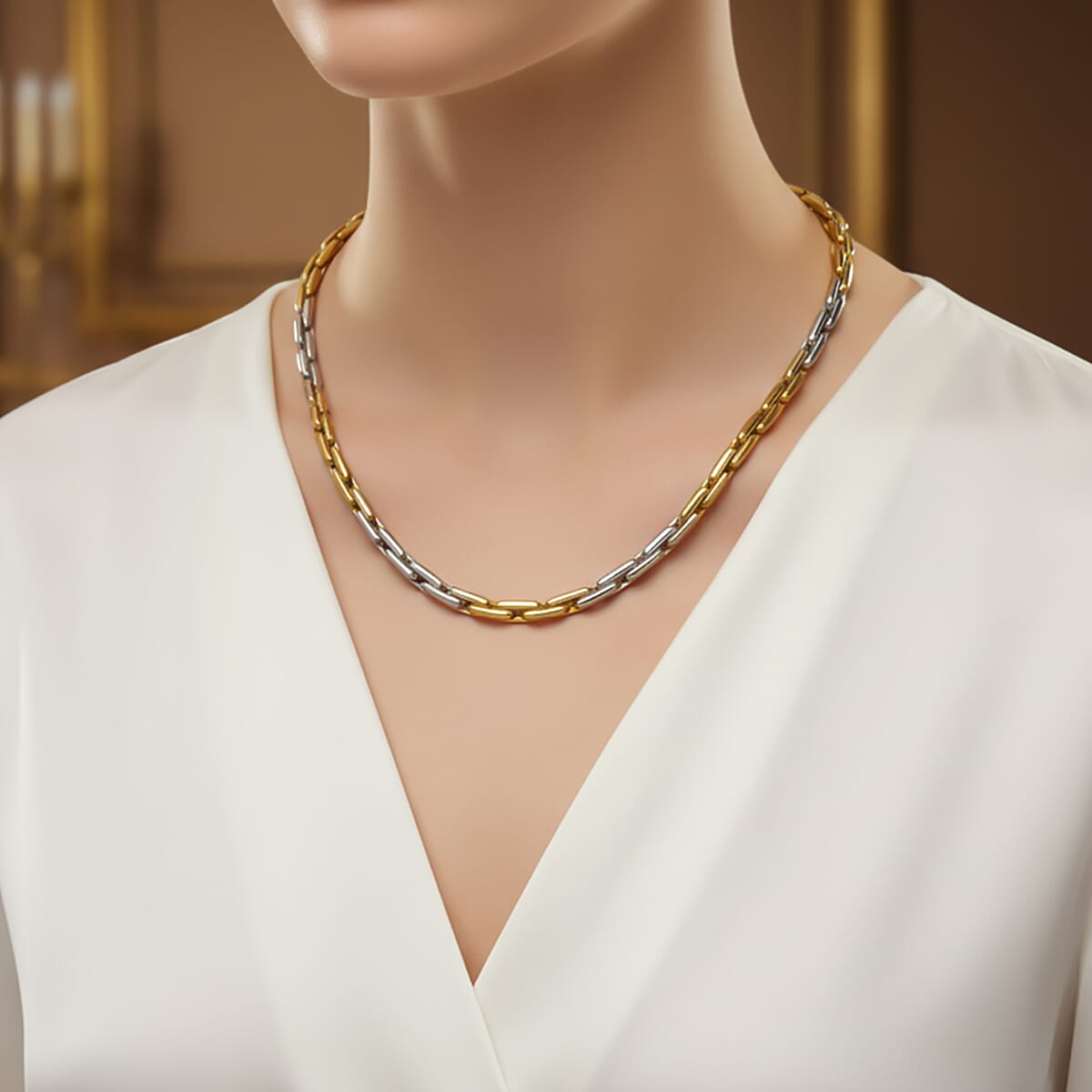 Hammer Circular Link Necklace in ION Plated YG and Stainless Steel 20-22 Inches image number 2