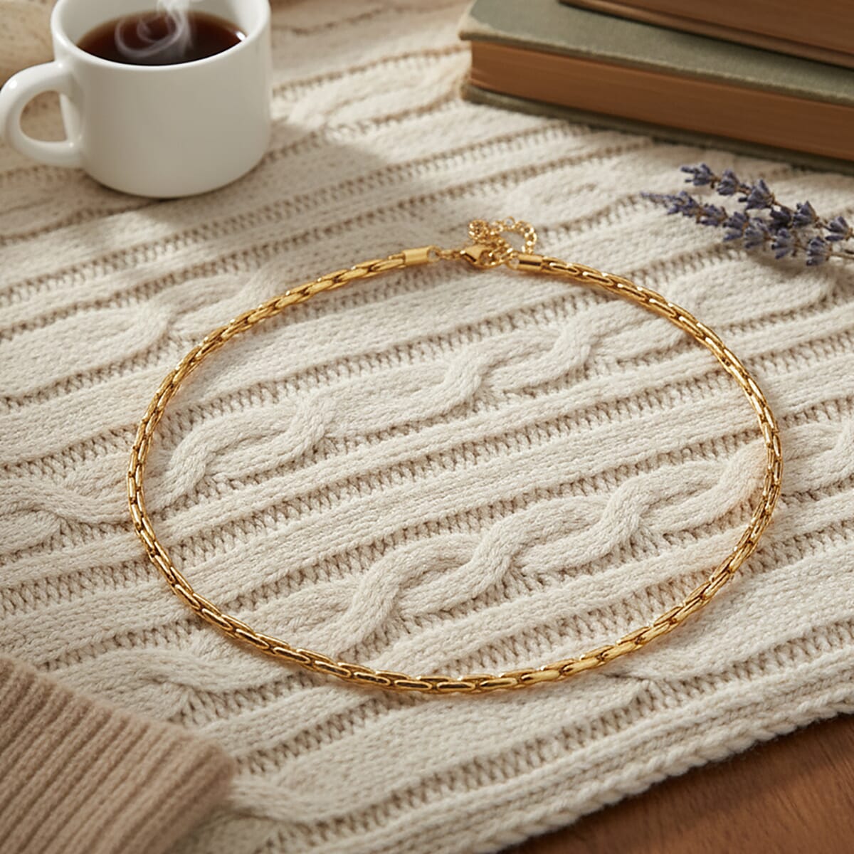 Hammer Circular Link Necklace in ION Plated YG Stainless Steel 20-22 Inches image number 1