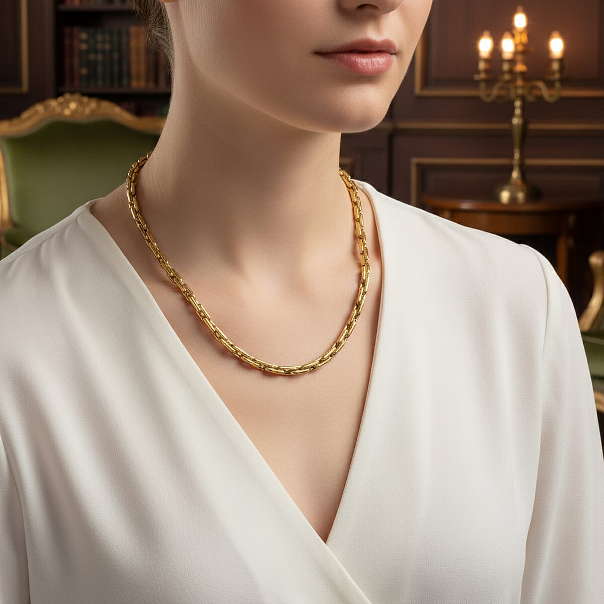 Hammer Circular Link Necklace in ION Plated YG Stainless Steel 20-22 Inches image number 2