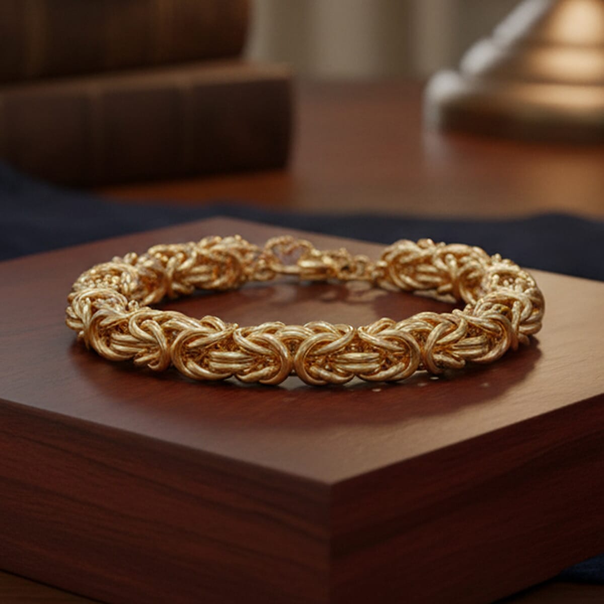 Byzantine Chain Bracelet in ION Plated YG Stainless Steel (7.0-8.5In) image number 1