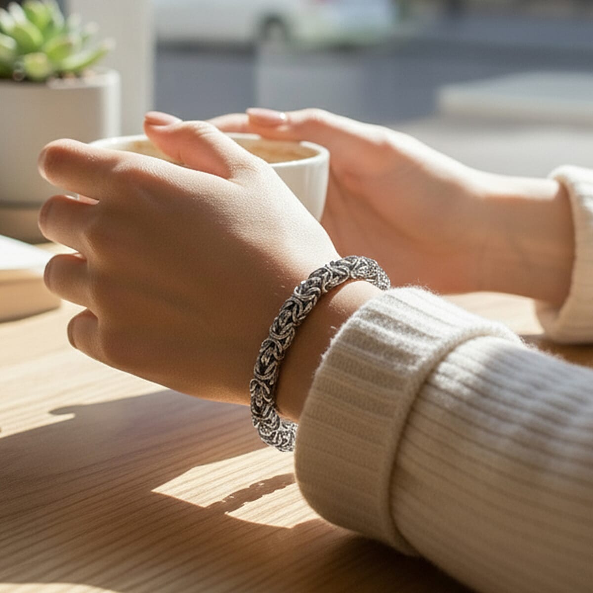 Byzantine Chain Bracelet in Stainless Steel (7.0-8.5In) image number 2