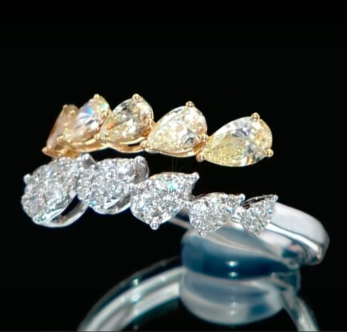 Modani Natural Yellow and White Diamond 1.08 ctw Ring in 950 Platinum and 14K Yellow Gold (Size 10.0) 4.92 Grams image number 1