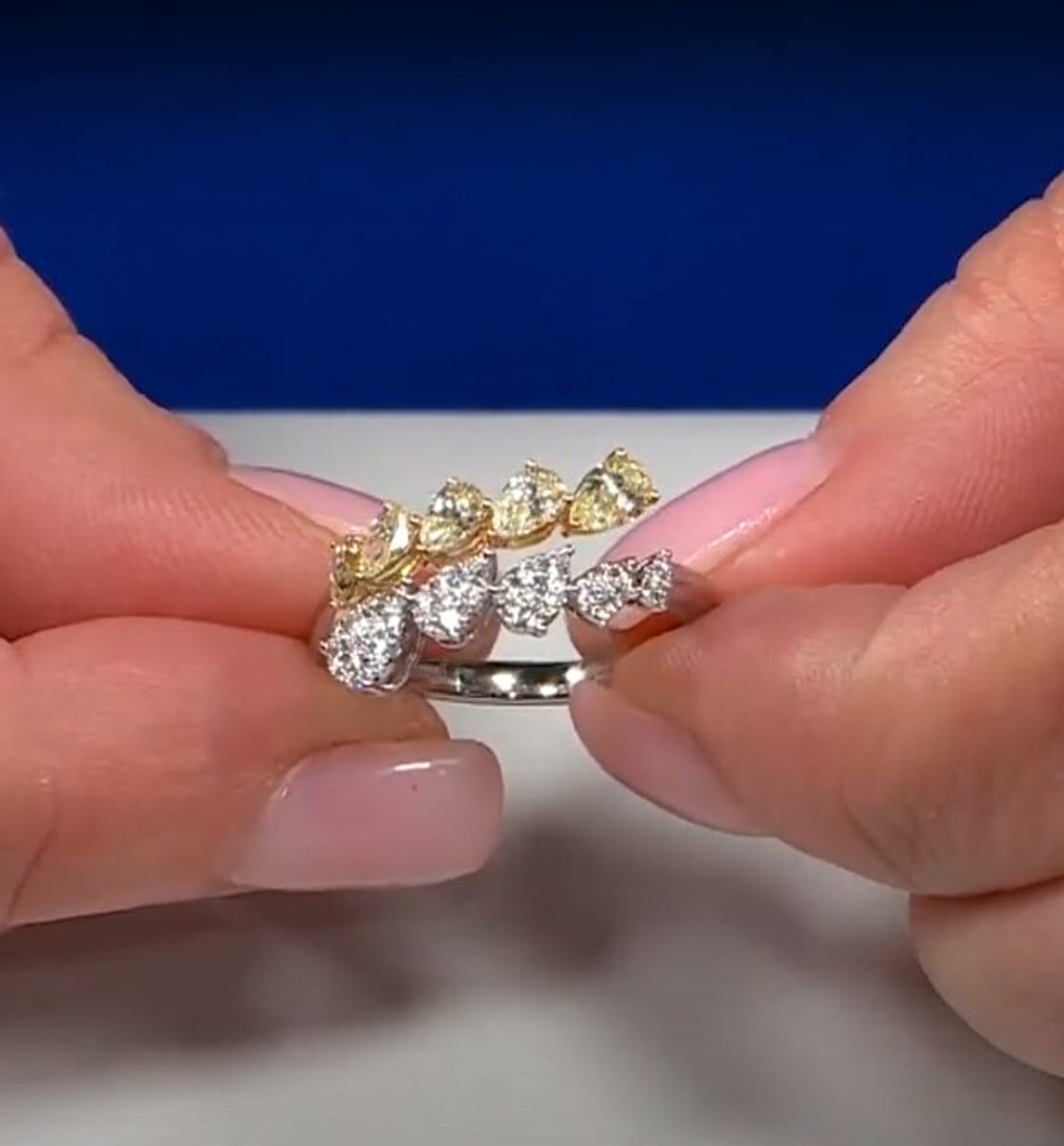 Modani Natural Yellow and White Diamond 1.08 ctw Ring in 950 Platinum and 14K Yellow Gold (Size 10.0) 4.92 Grams image number 4