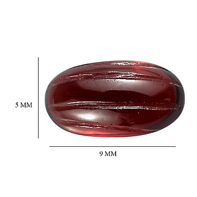 AA Mozambique Garnet Carving (Oval 9x5 mm) 1.42 ctw