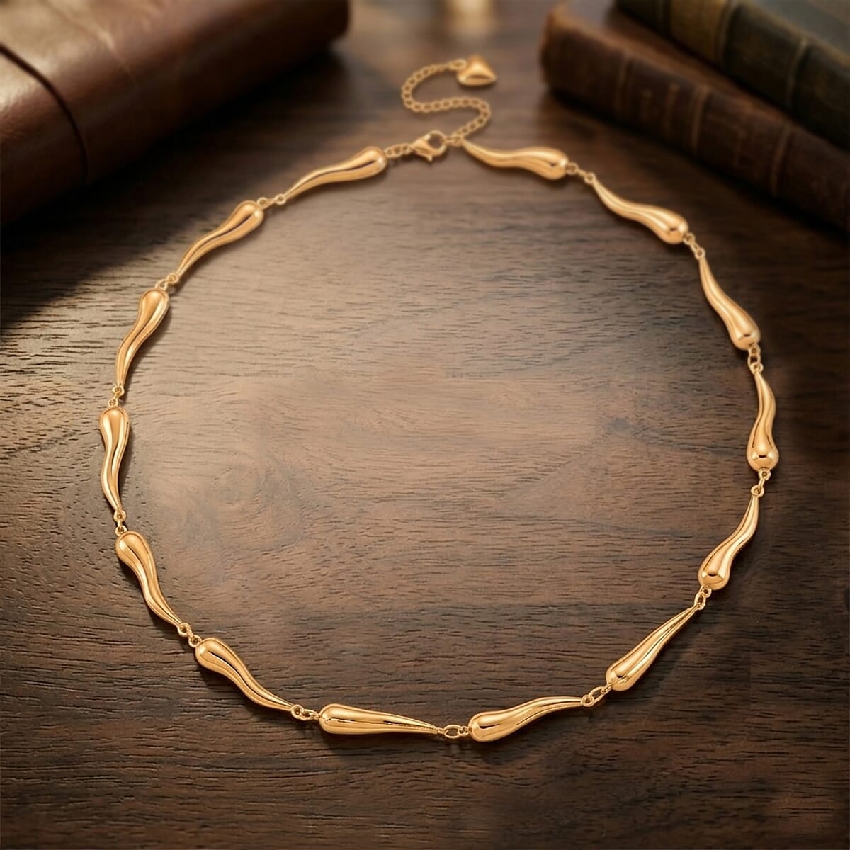 Fluid Shape Link Necklace (20-22 Inches) in ION Plated YG Stainless Steel image number 1